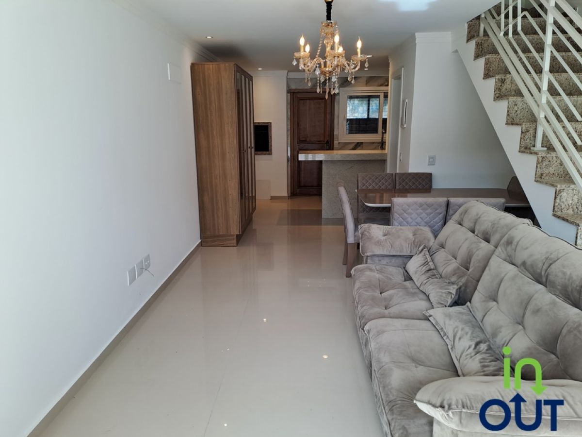Casa geminada excelente em condomínio fechado