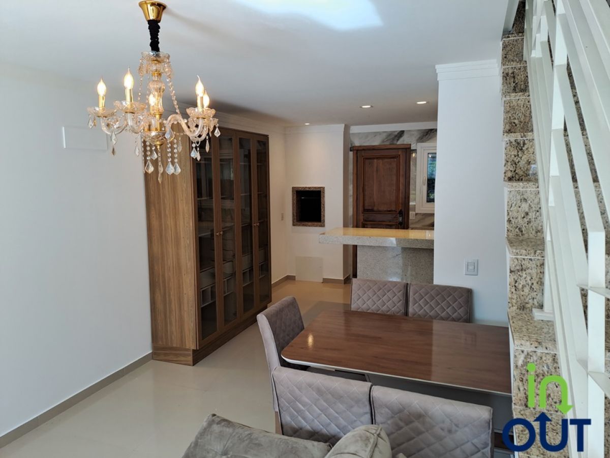 Casa geminada excelente em condomínio fechado
