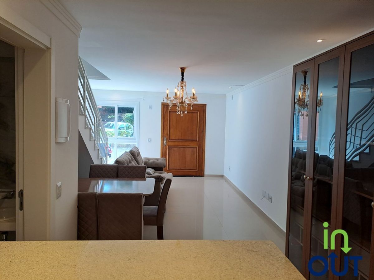 Casa geminada excelente em condomínio fechado