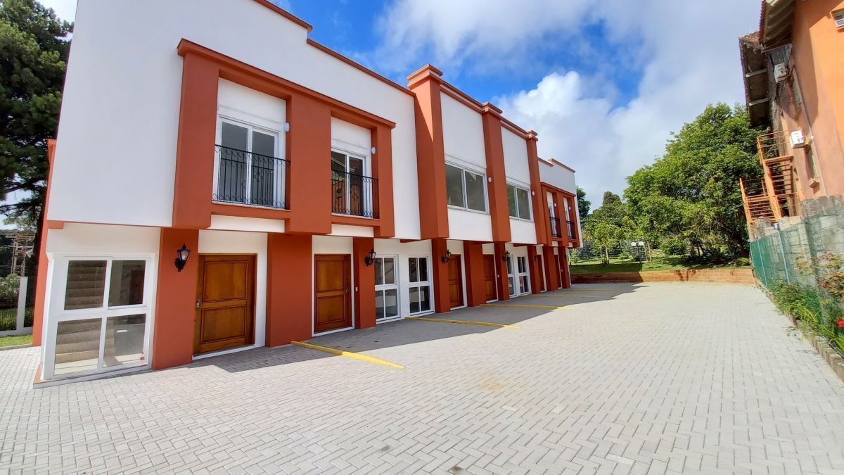 Casa geminada próxima ao centro