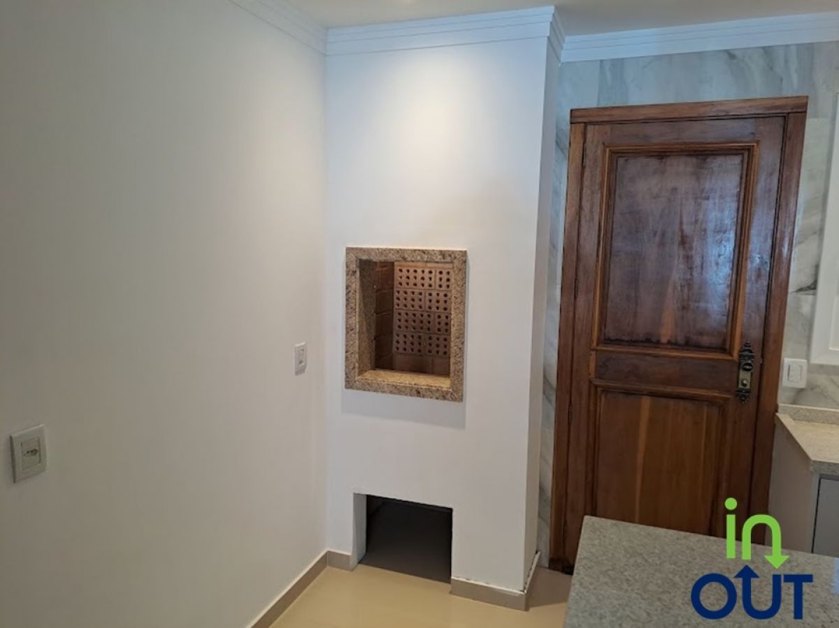 Casa geminada próxima ao centro