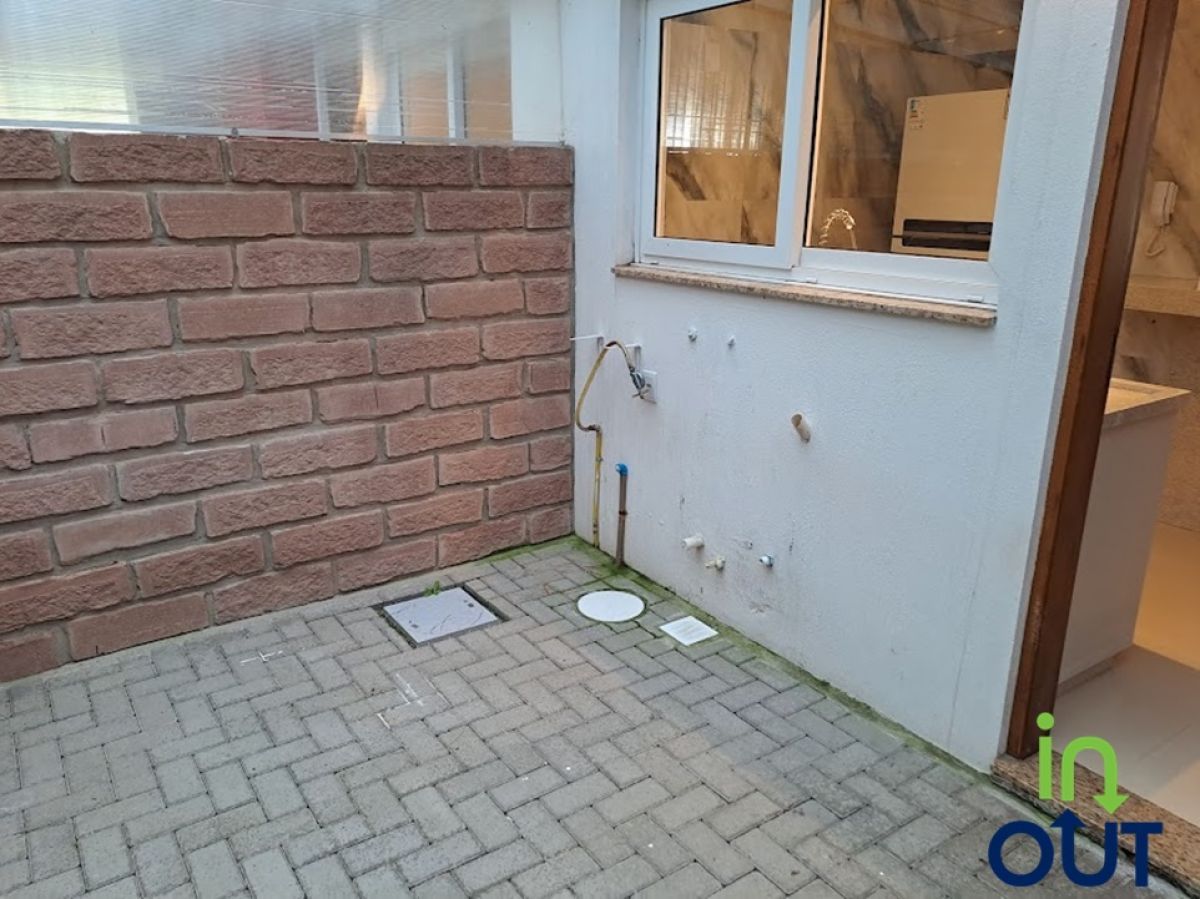 Casa geminada próxima ao centro
