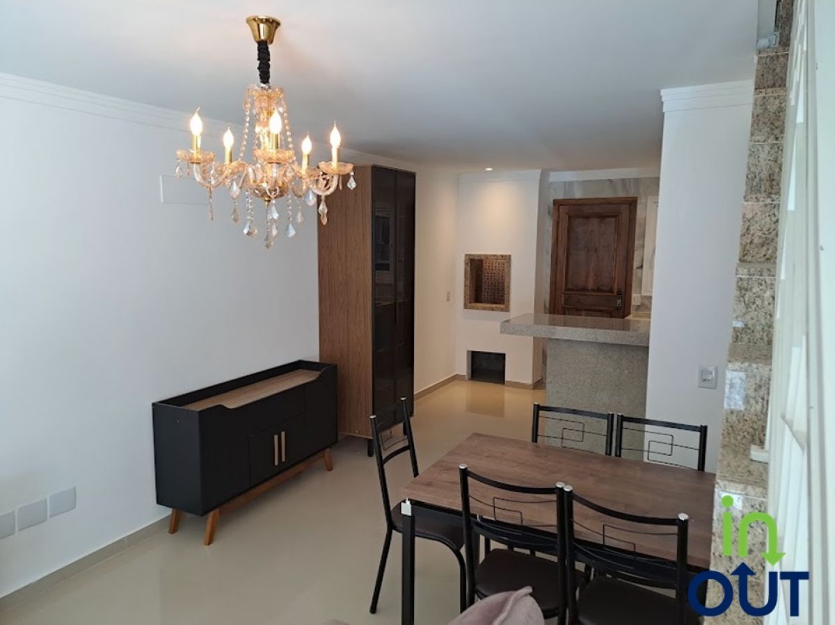 Casa geminada próxima ao centro