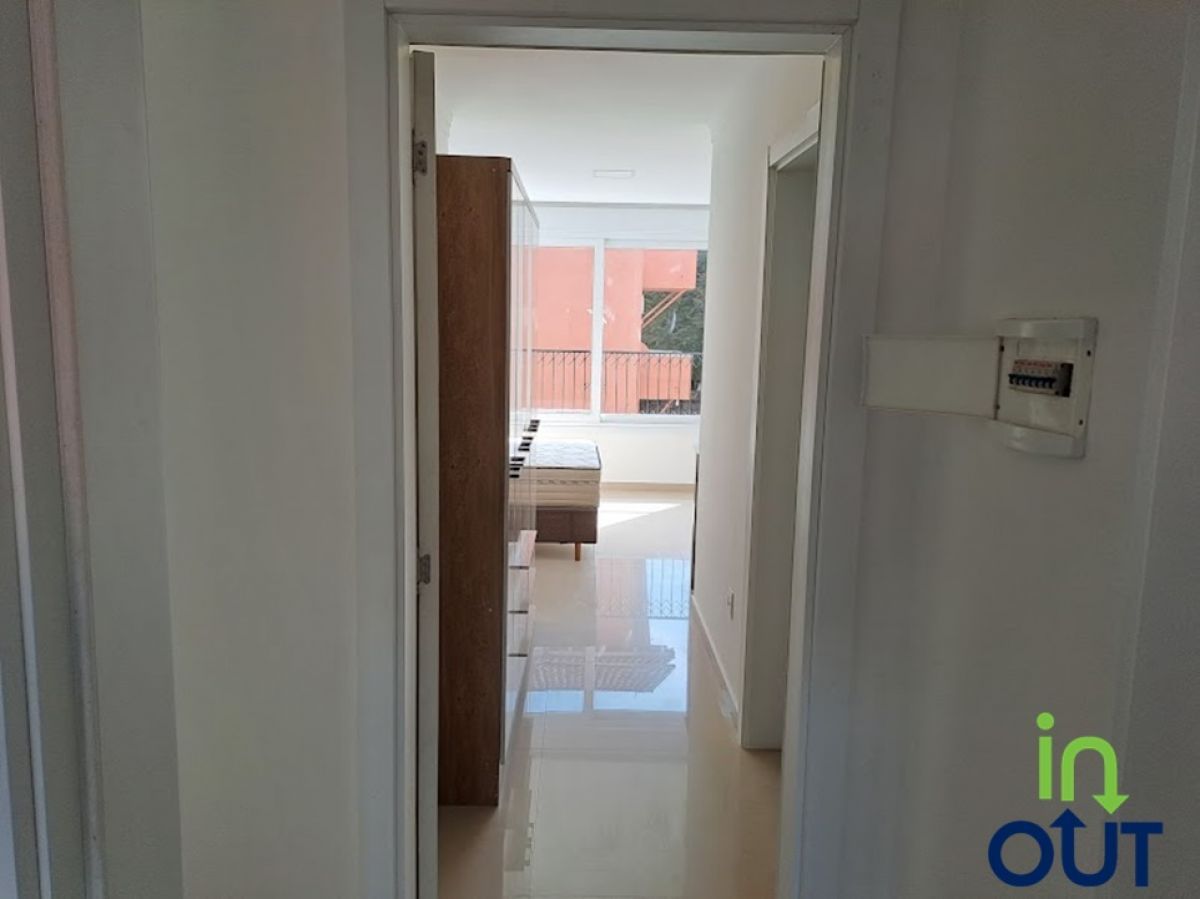 Casa geminada próxima ao centro