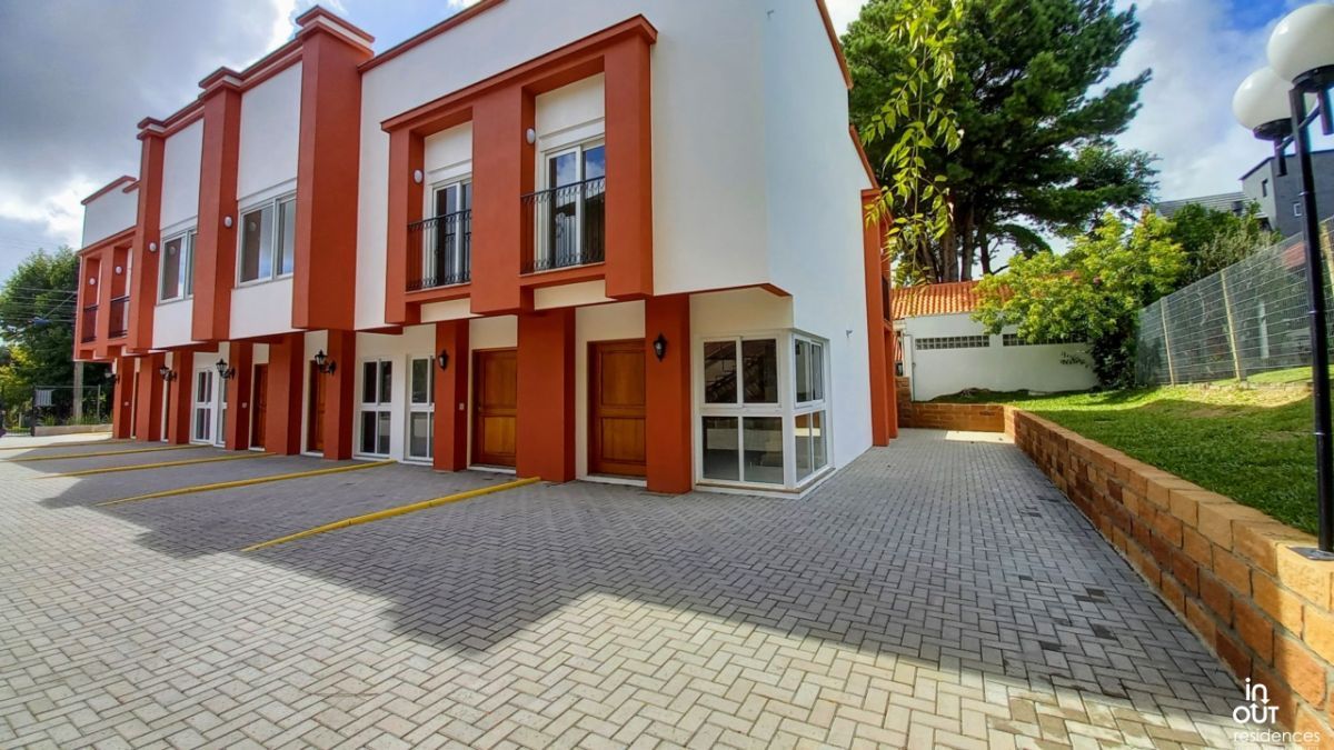 Casa geminada duplex com duas suites