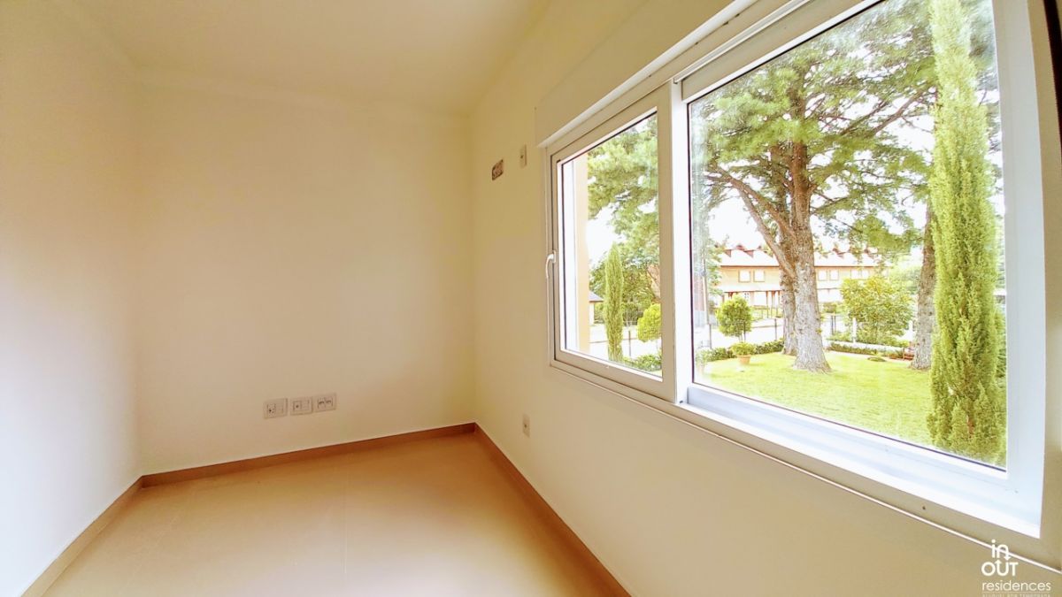 Casa geminada duplex com duas suites