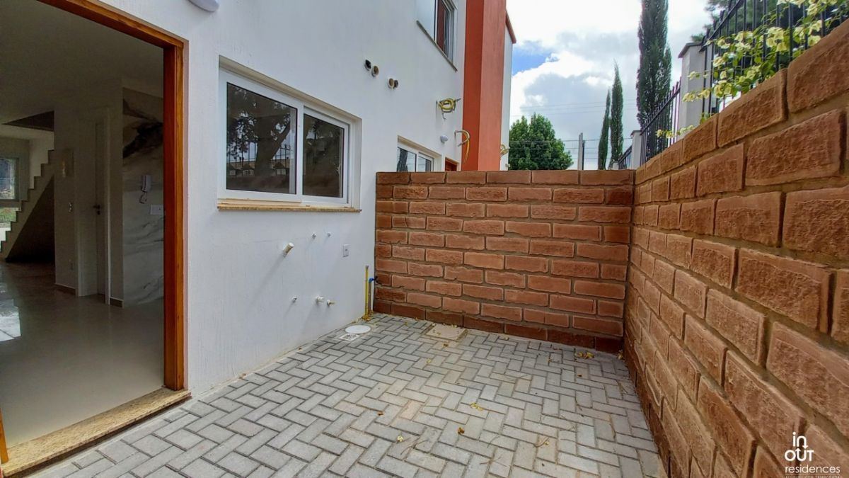 Casa geminada duplex com duas suites