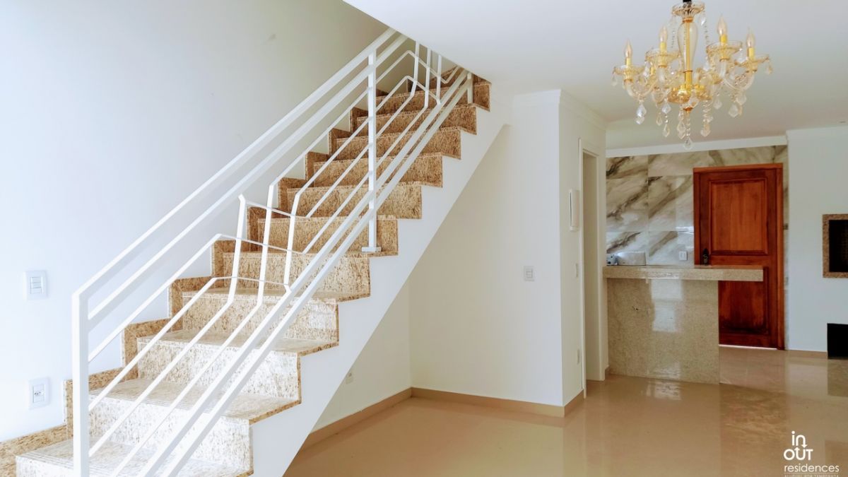 Casa geminada duplex com duas suites