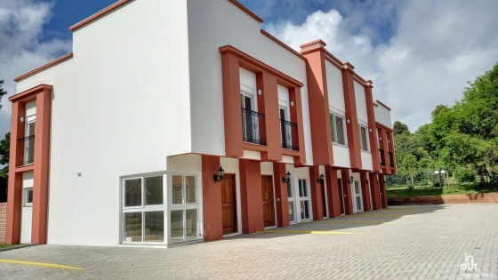 Casa geminada duplex com duas suites