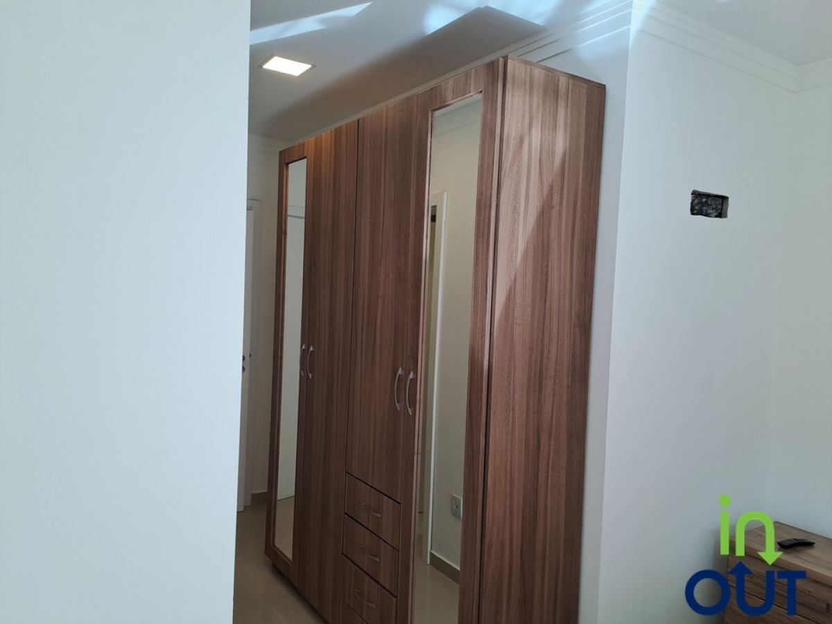 Casa Geminada Mobiliada e espaçosa em localização privilegiada