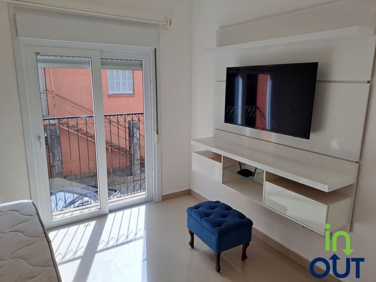 Casa Geminada Mobiliada e espaçosa em localização privilegiada