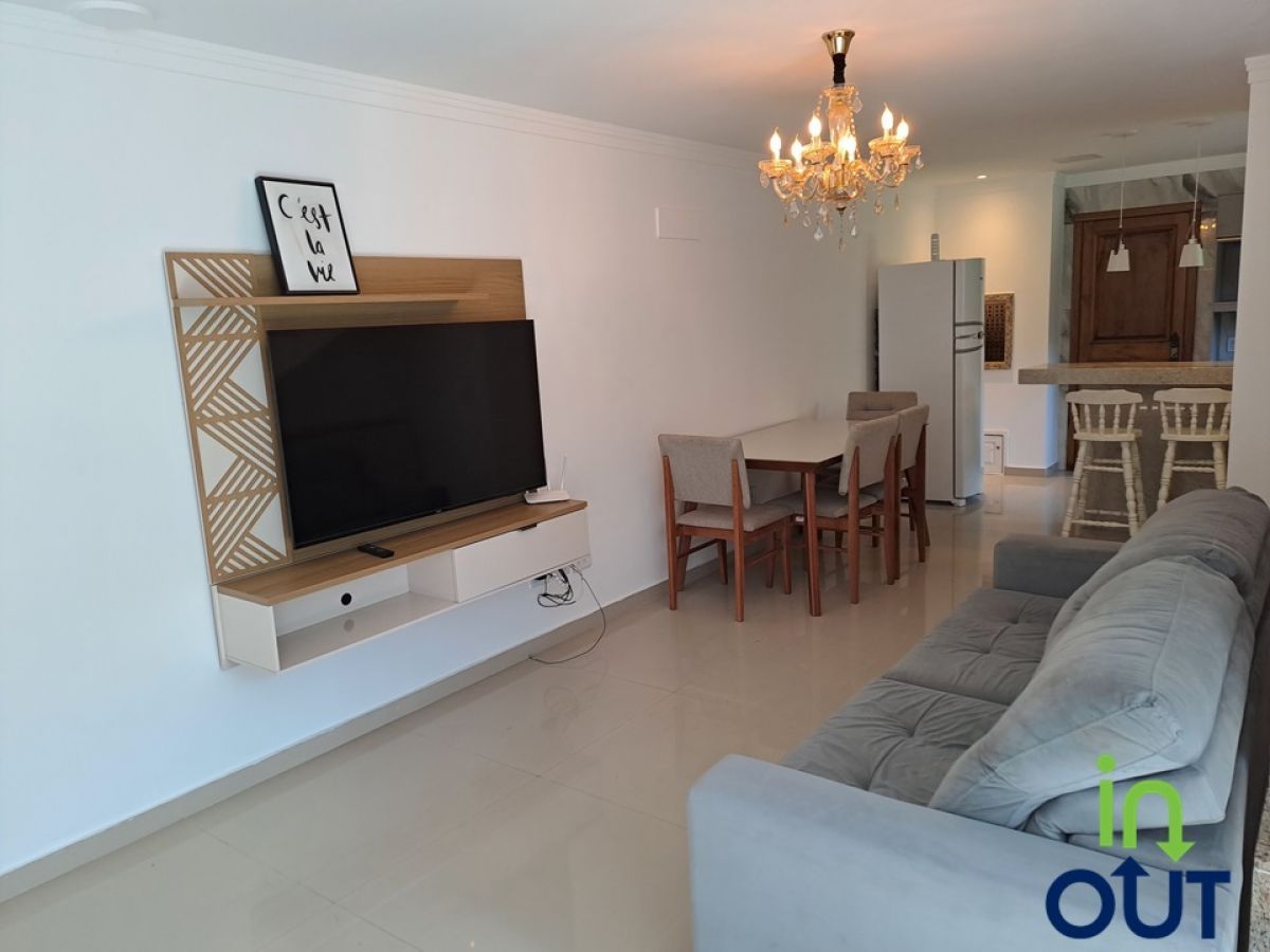 Casa Geminada Mobiliada e espaçosa em localização privilegiada