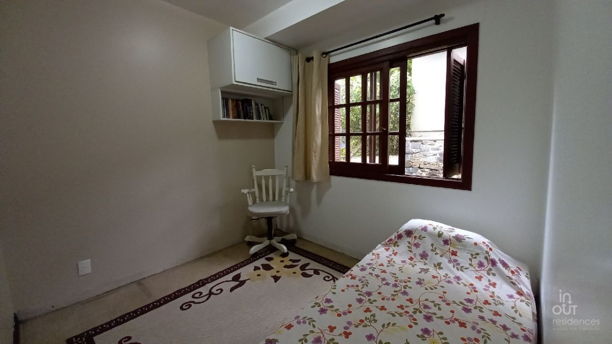 2 Dormitórios em condomínio com piscina no Lago Negro