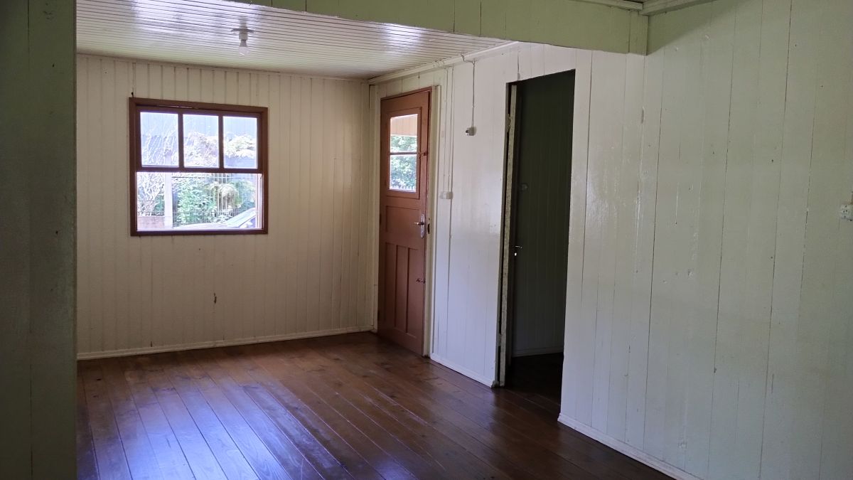 Casa de madeira com 2 dormitórios