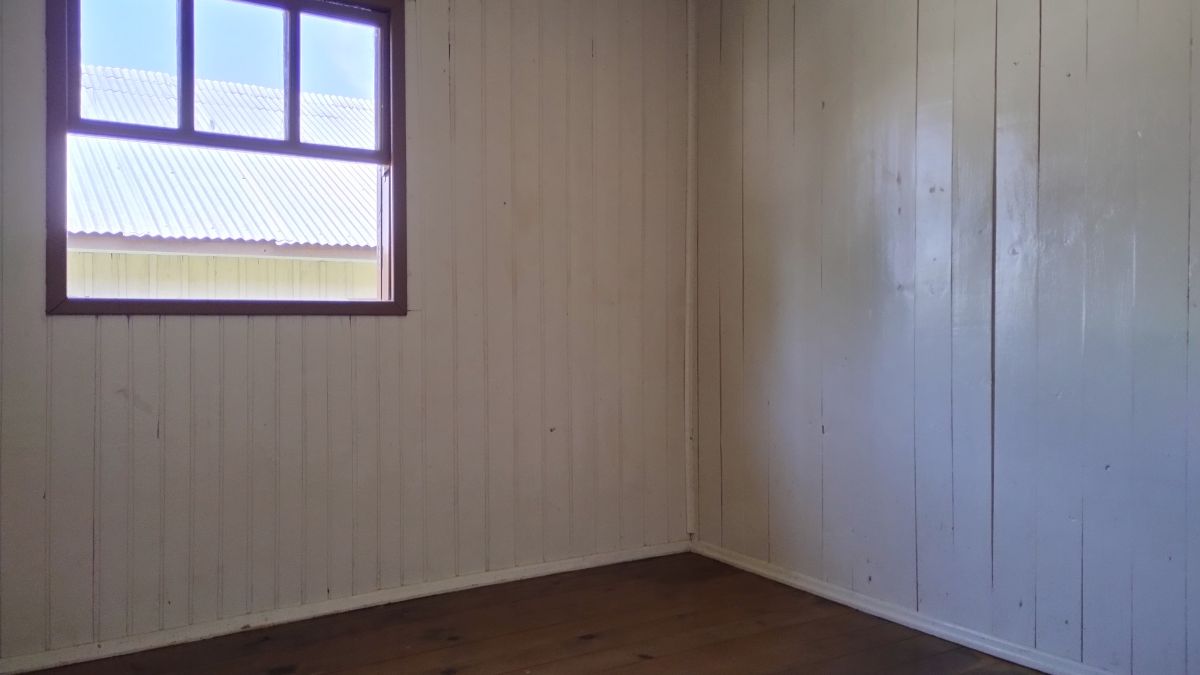 Casa de madeira com 2 dormitórios