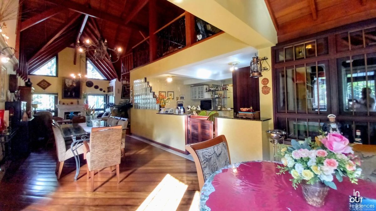 Encantadora casa 3 Dormitórios no Centro de Canela