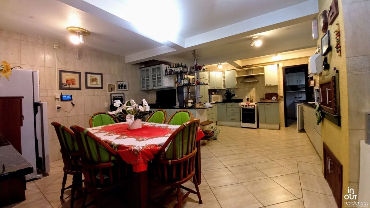 Encantadora casa 3 Dormitórios no Centro de Canela