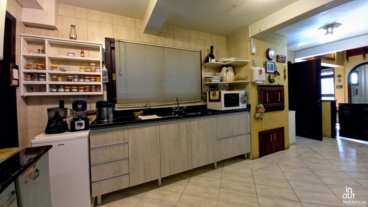 Encantadora casa 3 Dormitórios no Centro de Canela
