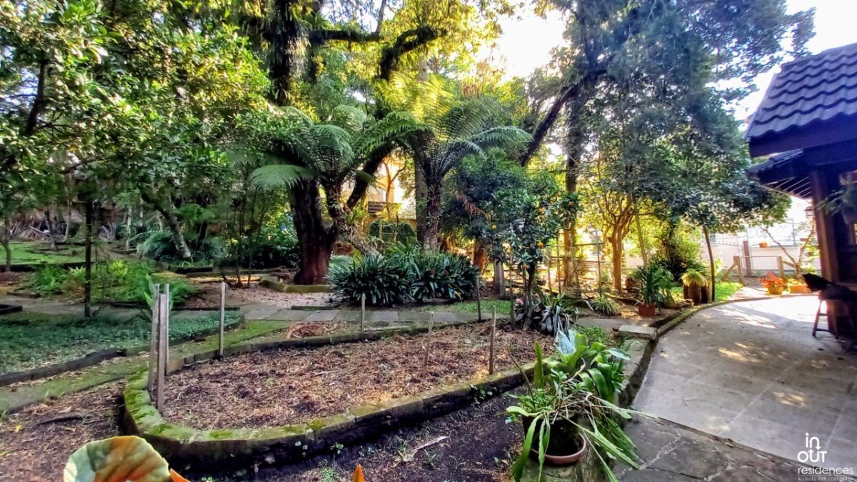 Encantadora casa 3 Dormitórios no Centro de Canela