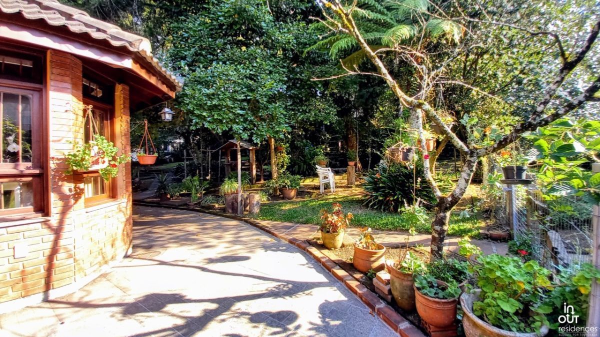Encantadora casa 3 Dormitórios no Centro de Canela