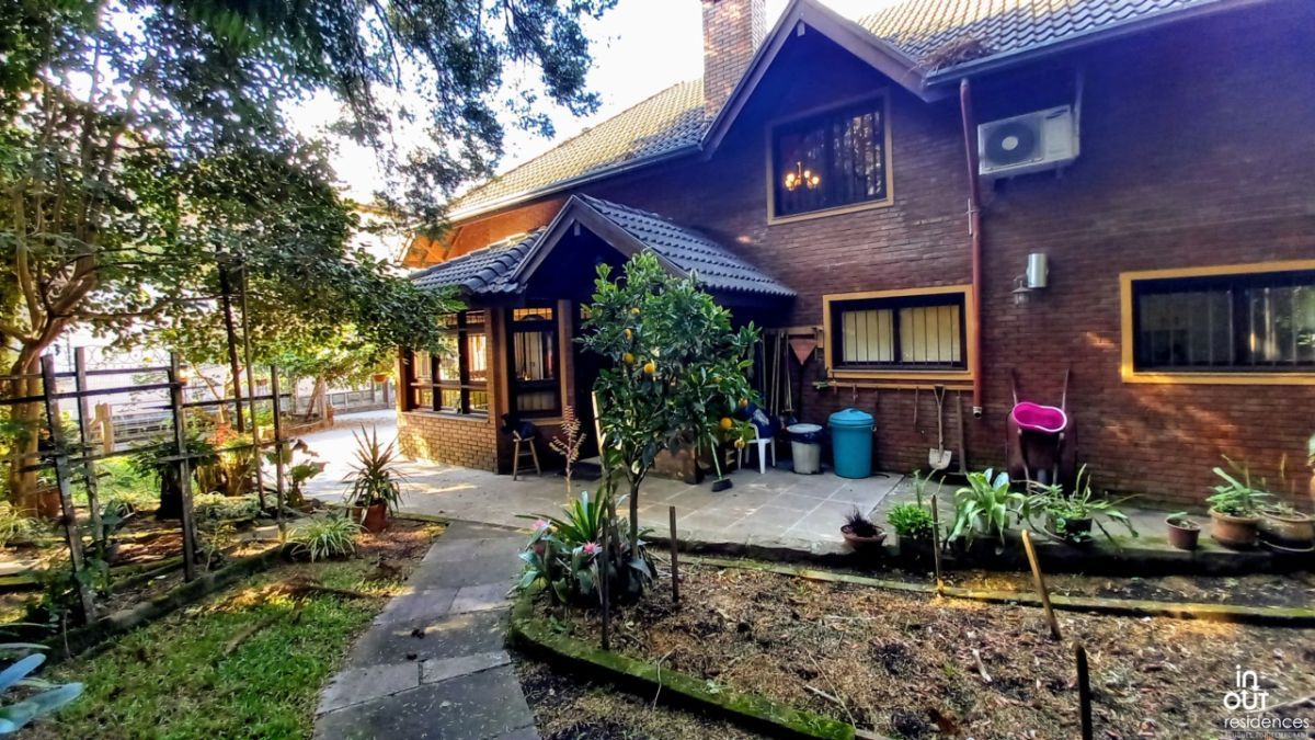 Encantadora casa 3 Dormitórios no Centro de Canela