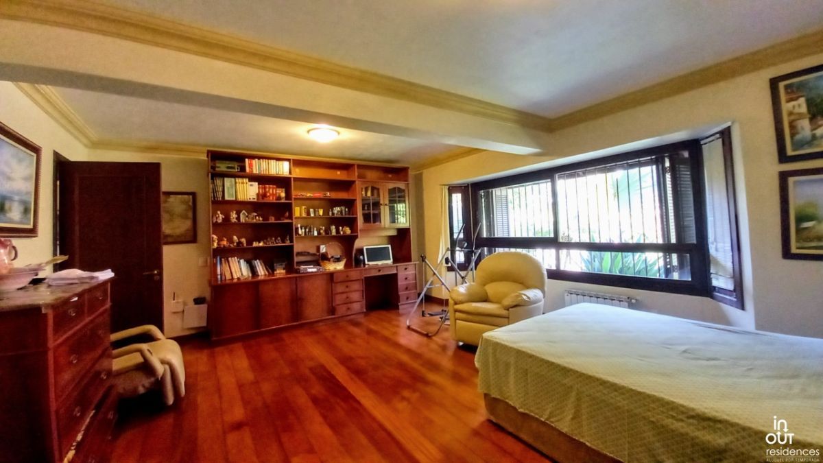 Encantadora casa 3 Dormitórios no Centro de Canela
