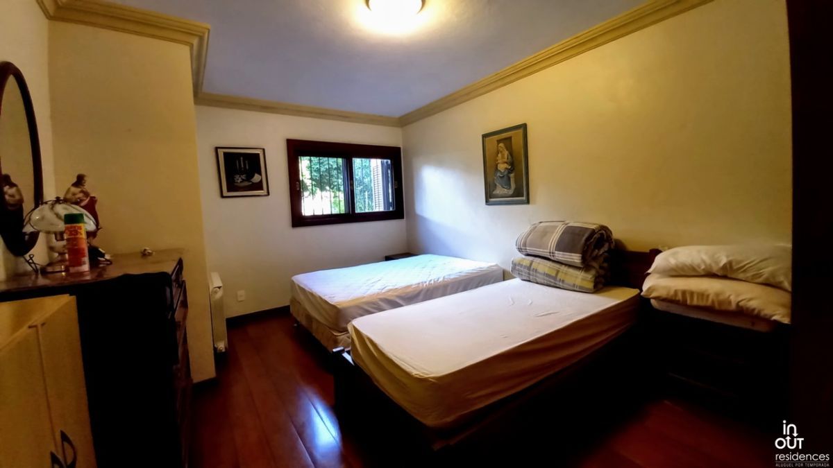 Encantadora casa 3 Dormitórios no Centro de Canela