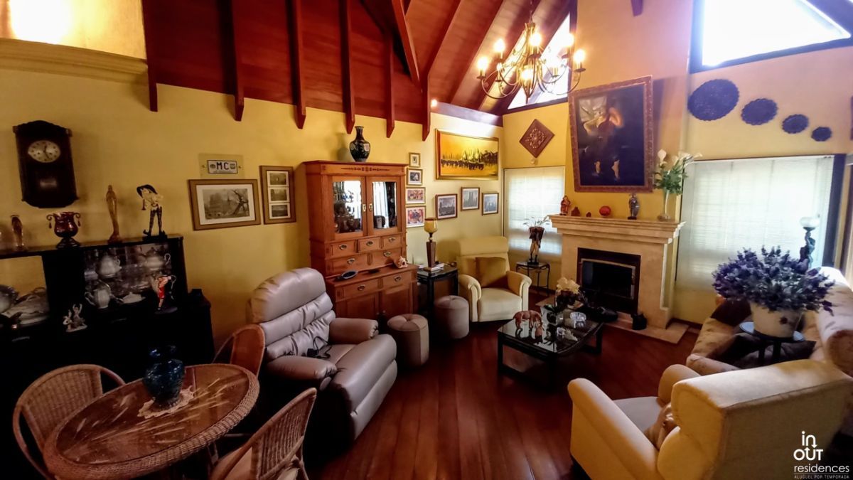 Encantadora casa 3 Dormitórios no Centro de Canela