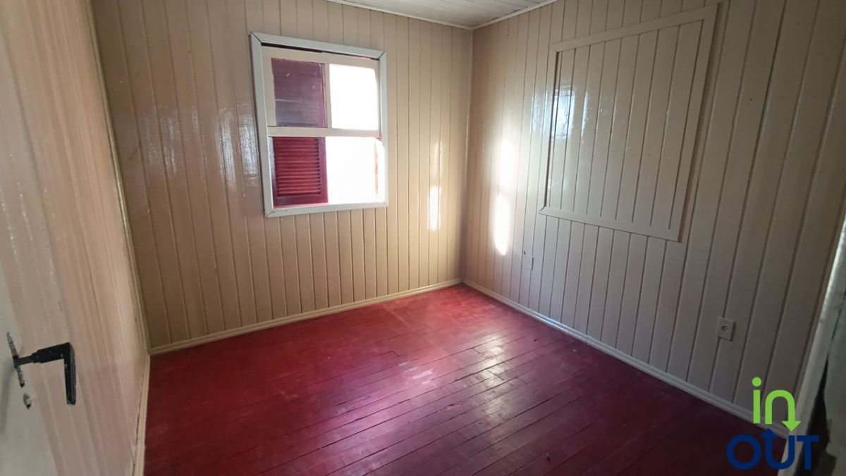 Casa de madeira com 3 quartos em Gramado.