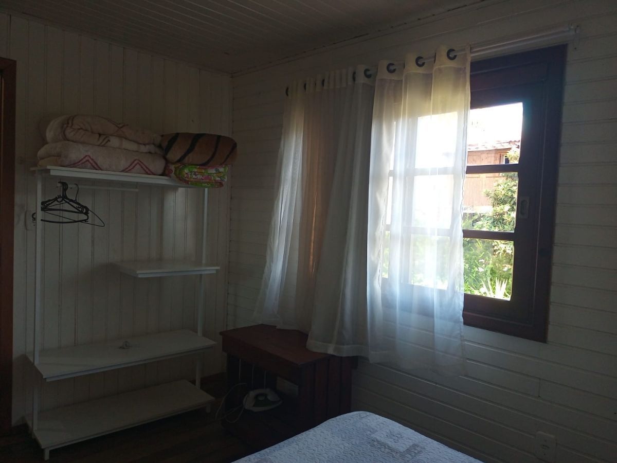 Casa mobiliada com 3 dormitórios em Gramado