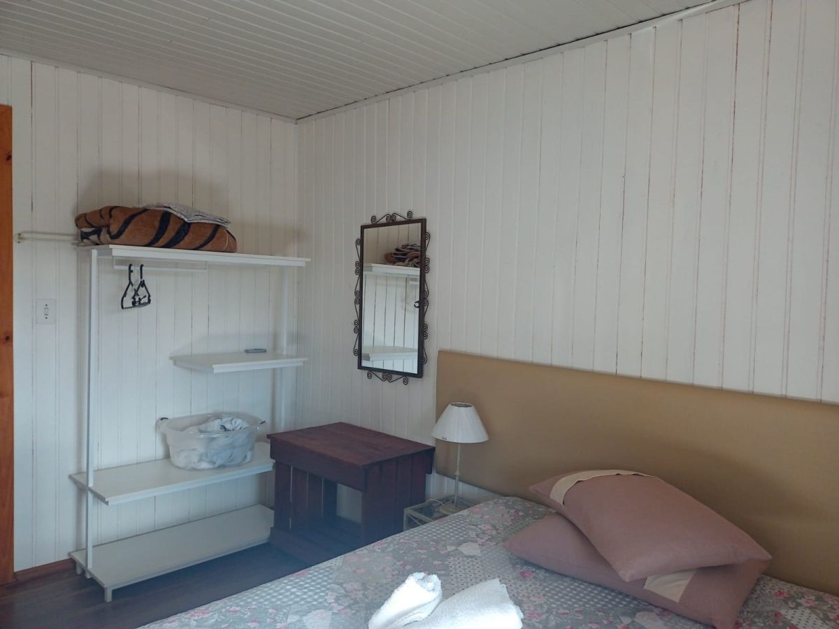 Casa mobiliada com 3 dormitórios em Gramado