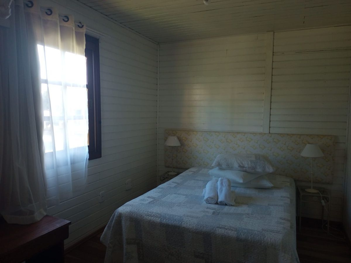 Casa mobiliada com 3 dormitórios em Gramado