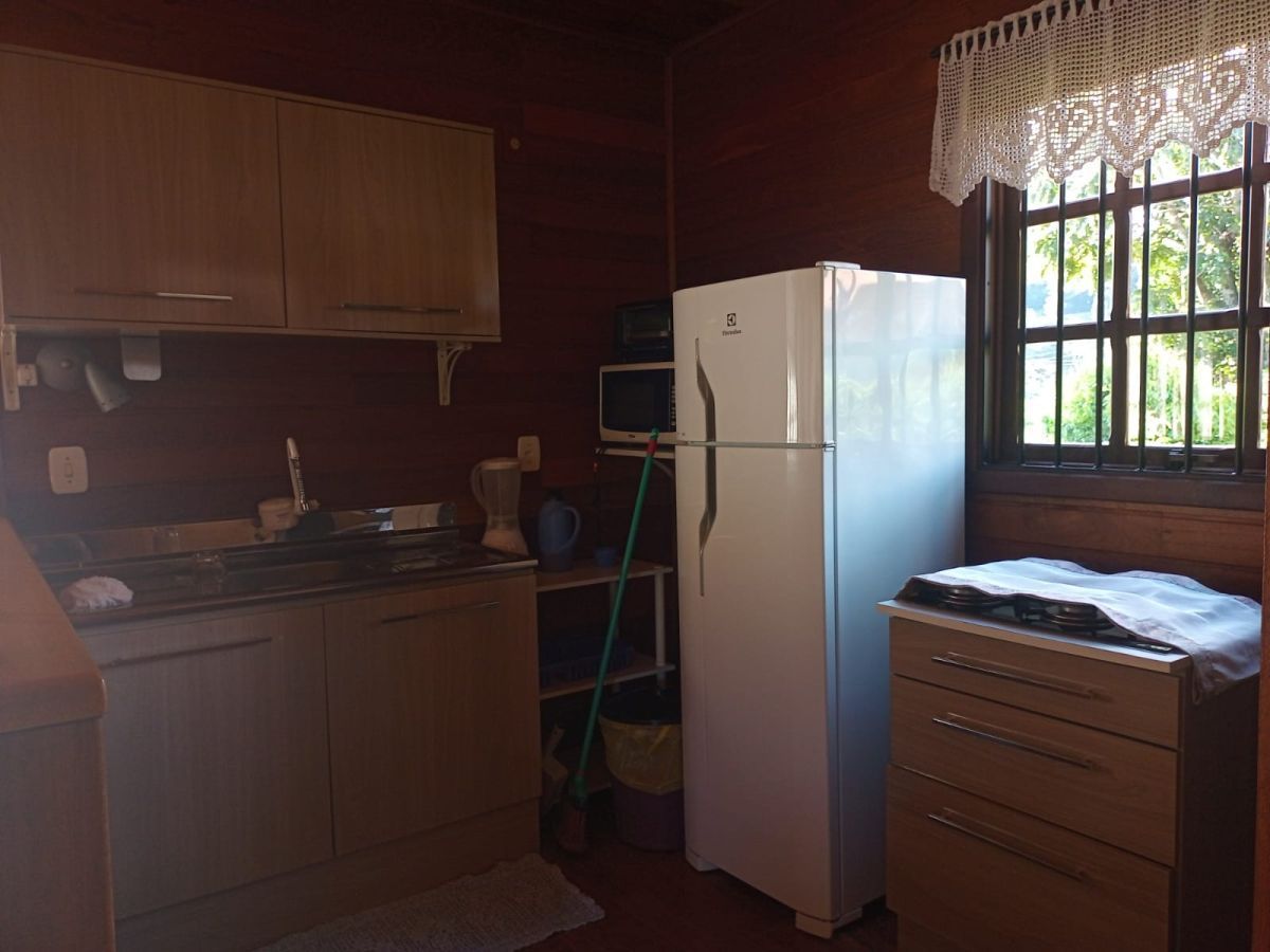 Casa mobiliada com 3 dormitórios em Gramado
