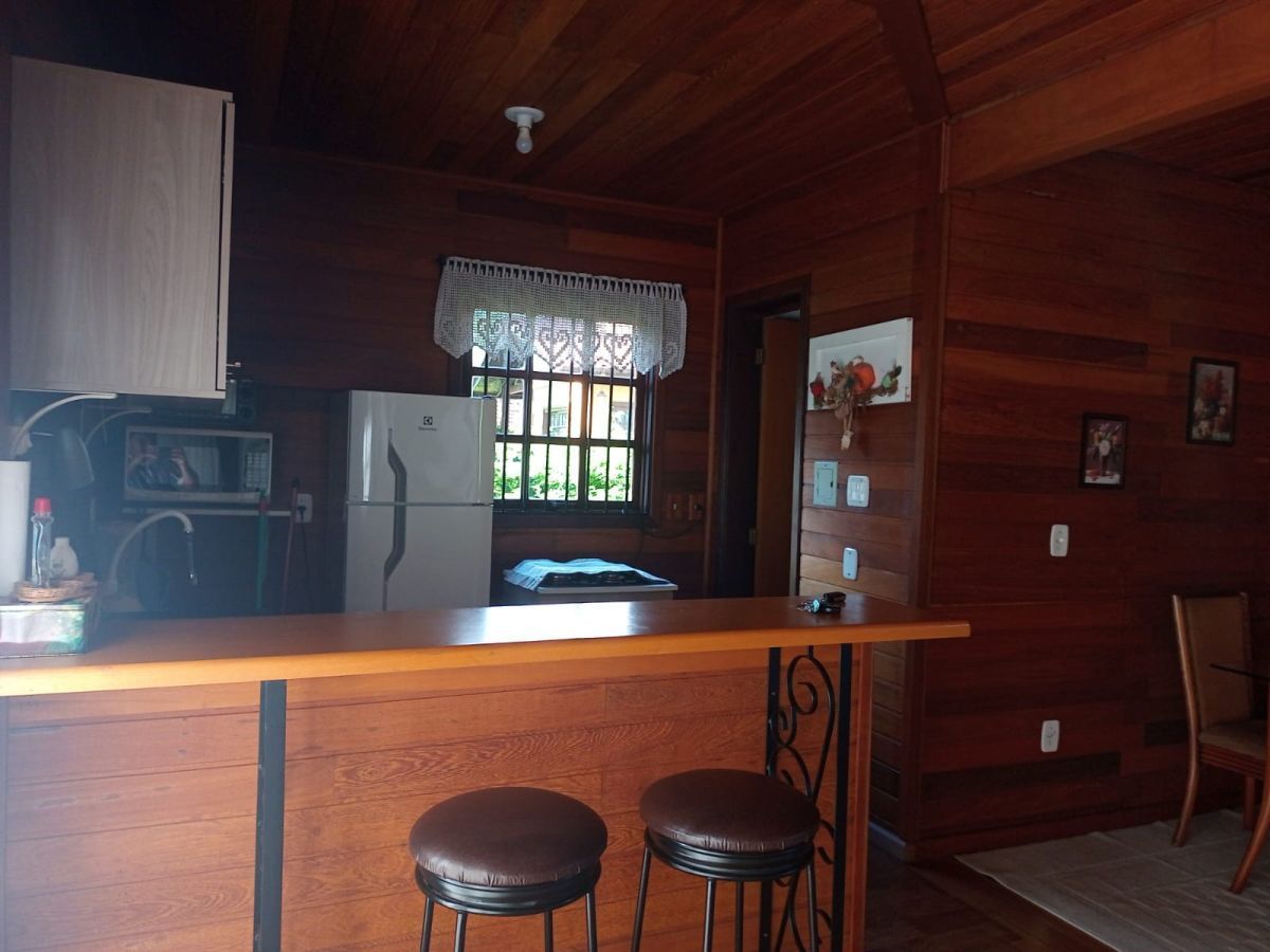 Casa mobiliada com 3 dormitórios em Gramado