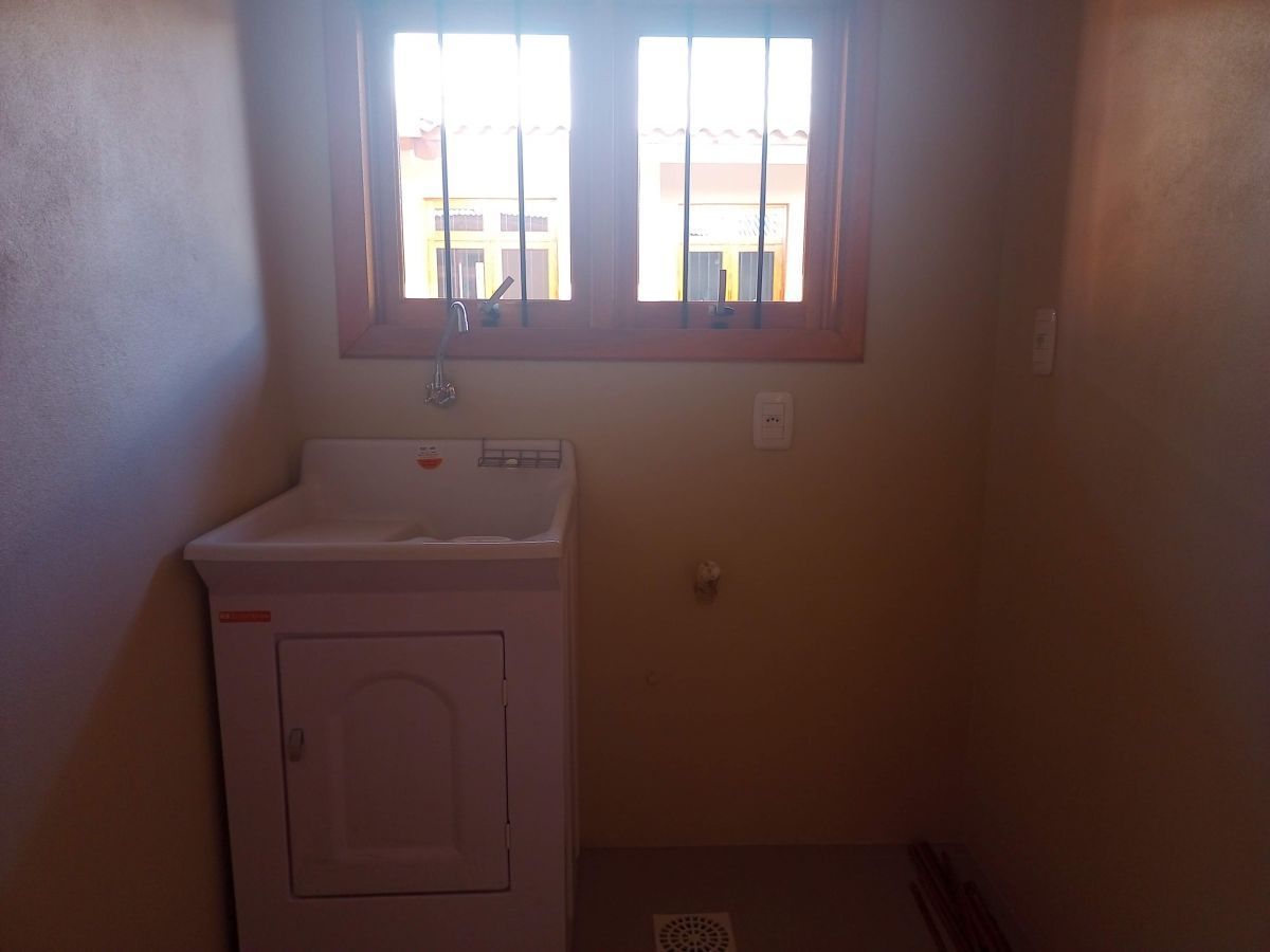 Casa Nova 2 Dorm. no São Luiz em Canela (Fundos)