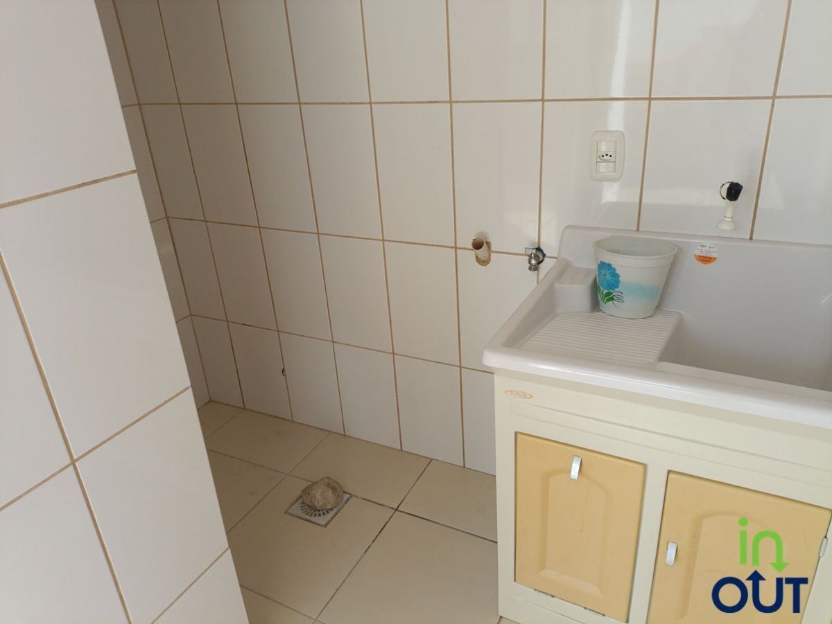 Apartamento térreo mobiliado com 2 quartos