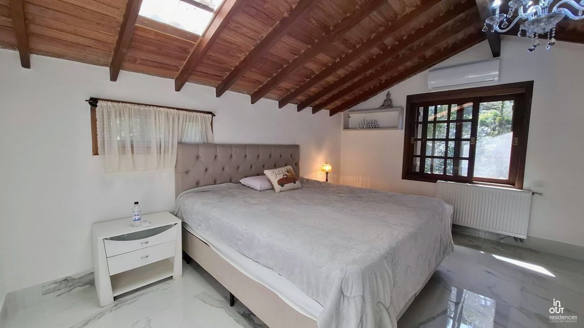 Belíssima  Casa 3 Dormitórios na Vila Suzana em Canela