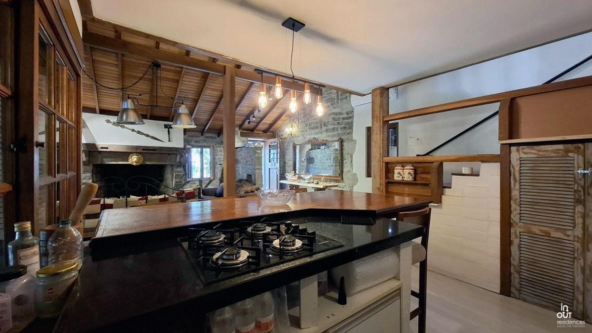 Belíssima  Casa 3 Dormitórios na Vila Suzana em Canela