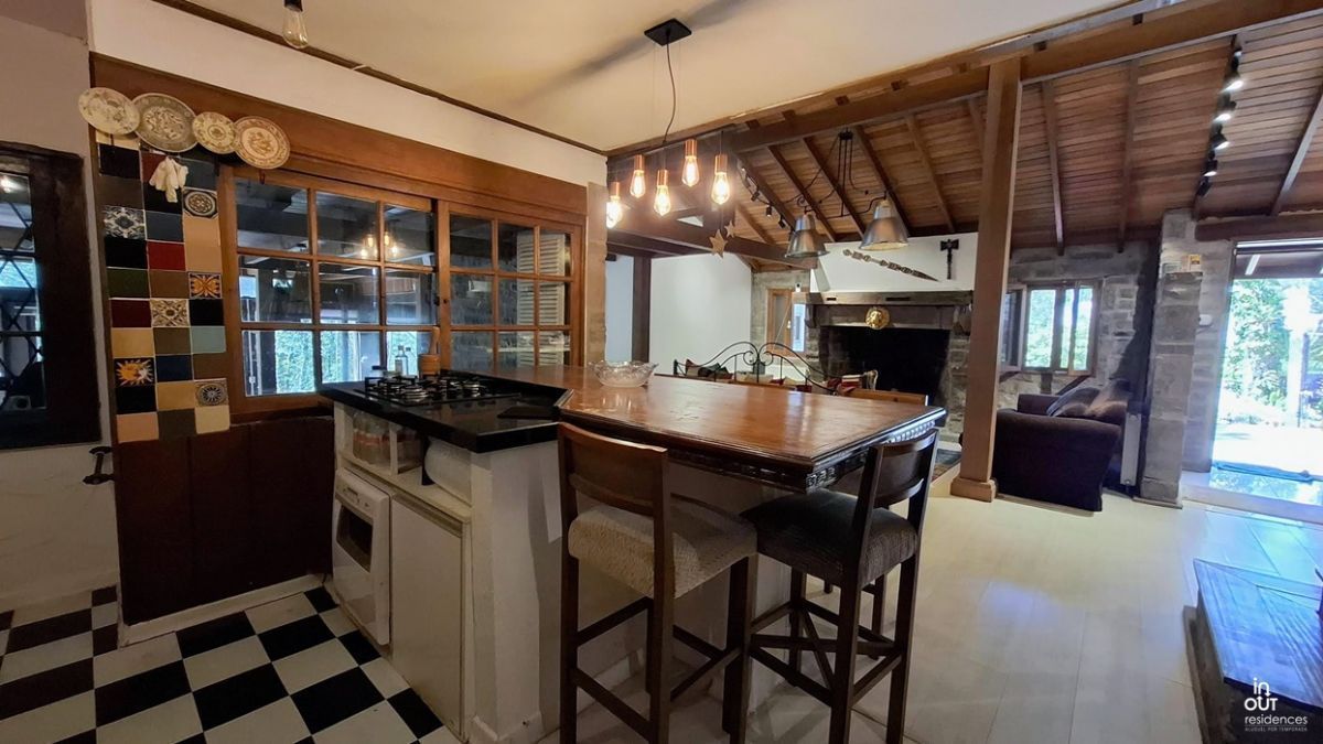 Belíssima  Casa 3 Dormitórios na Vila Suzana em Canela