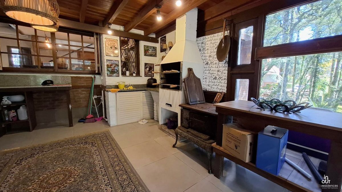 Belíssima  Casa 3 Dormitórios na Vila Suzana em Canela