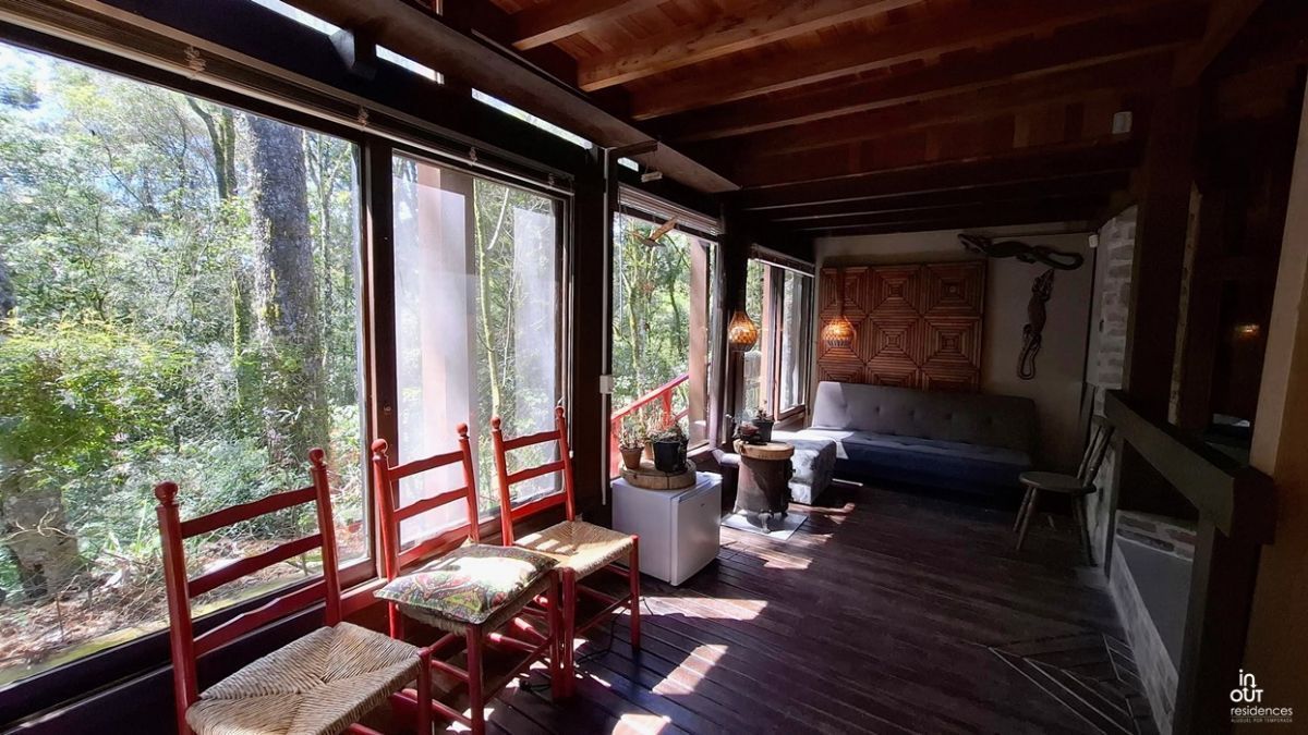 Belíssima  Casa 3 Dormitórios na Vila Suzana em Canela