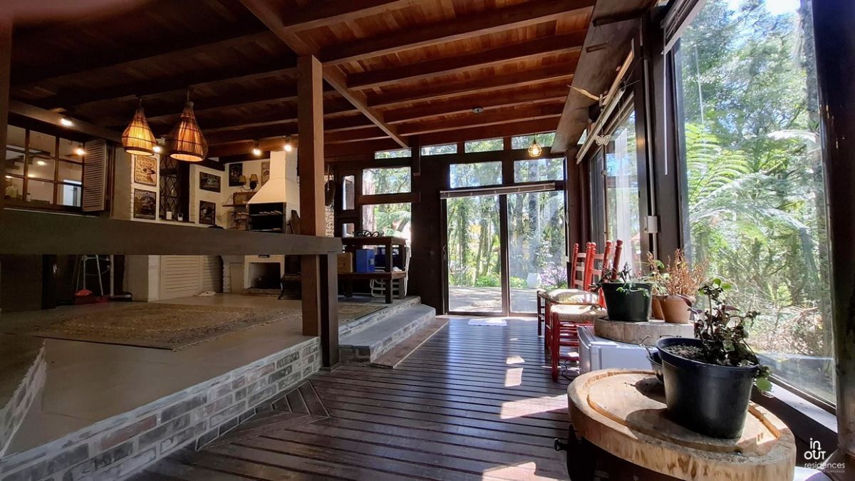 Belíssima  Casa 3 Dormitórios na Vila Suzana em Canela