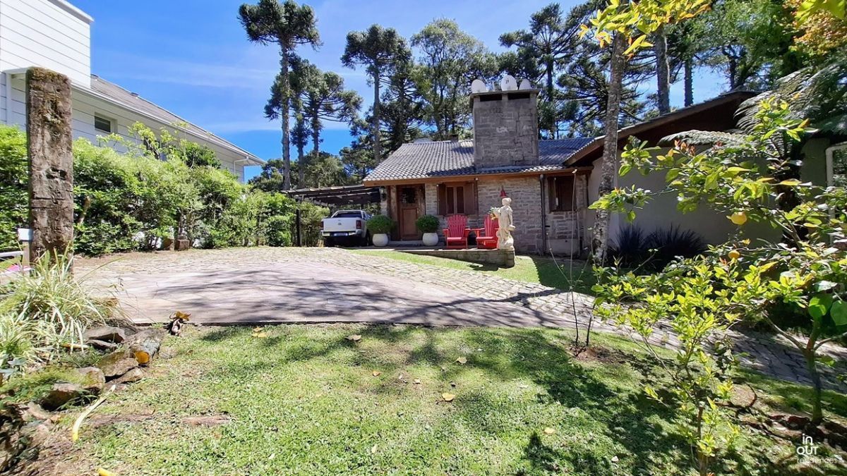 Belíssima  Casa 3 Dormitórios na Vila Suzana em Canela