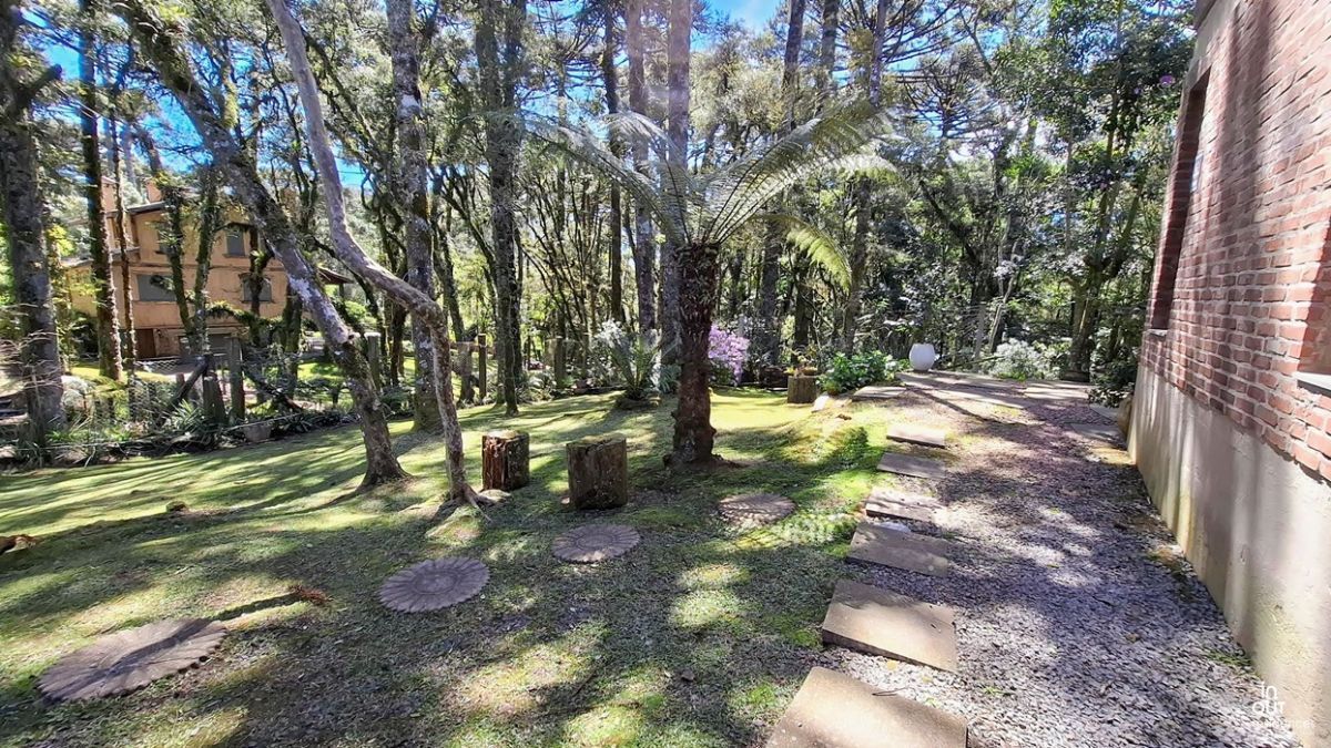 Belíssima  Casa 3 Dormitórios na Vila Suzana em Canela