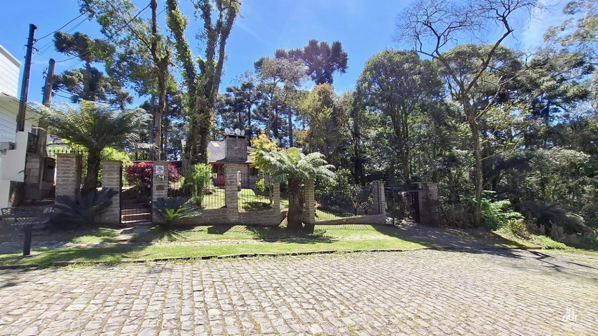 Belíssima  Casa 3 Dormitórios na Vila Suzana em Canela