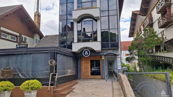 Sala comercial no centro de Gramado com excelente infraestrutura