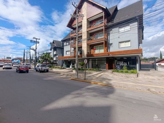 Sala comercial recém construída na Av Borges de Medeiros Gramado