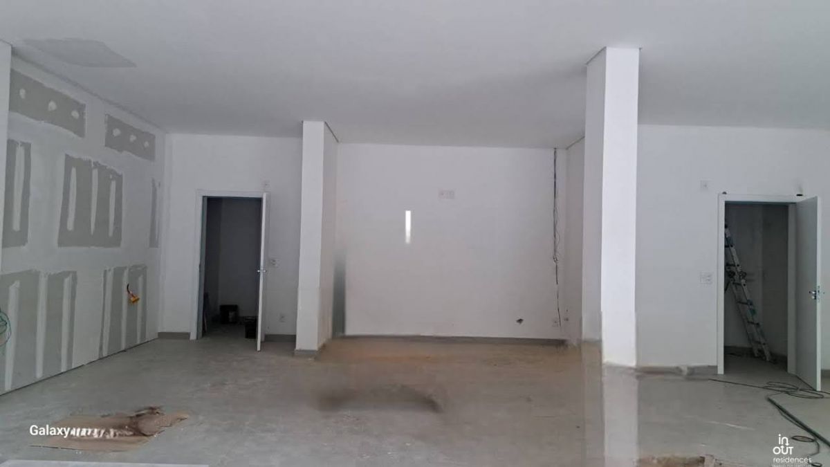 Sala comercial recém construída na Av Borges de Medeiros Gramado