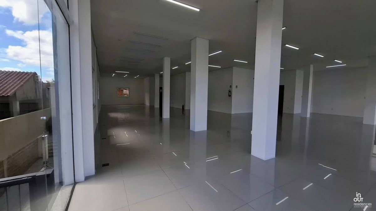 Grande sala comercial no bairro Avenida Central
