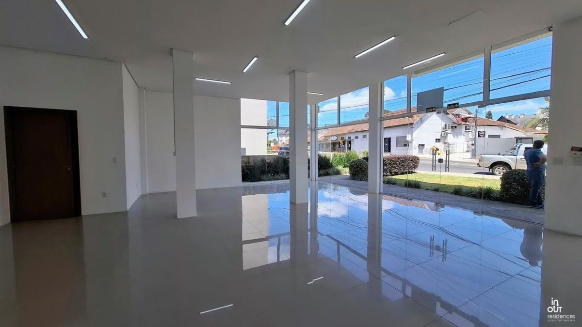 Grande sala comercial no bairro Avenida Central